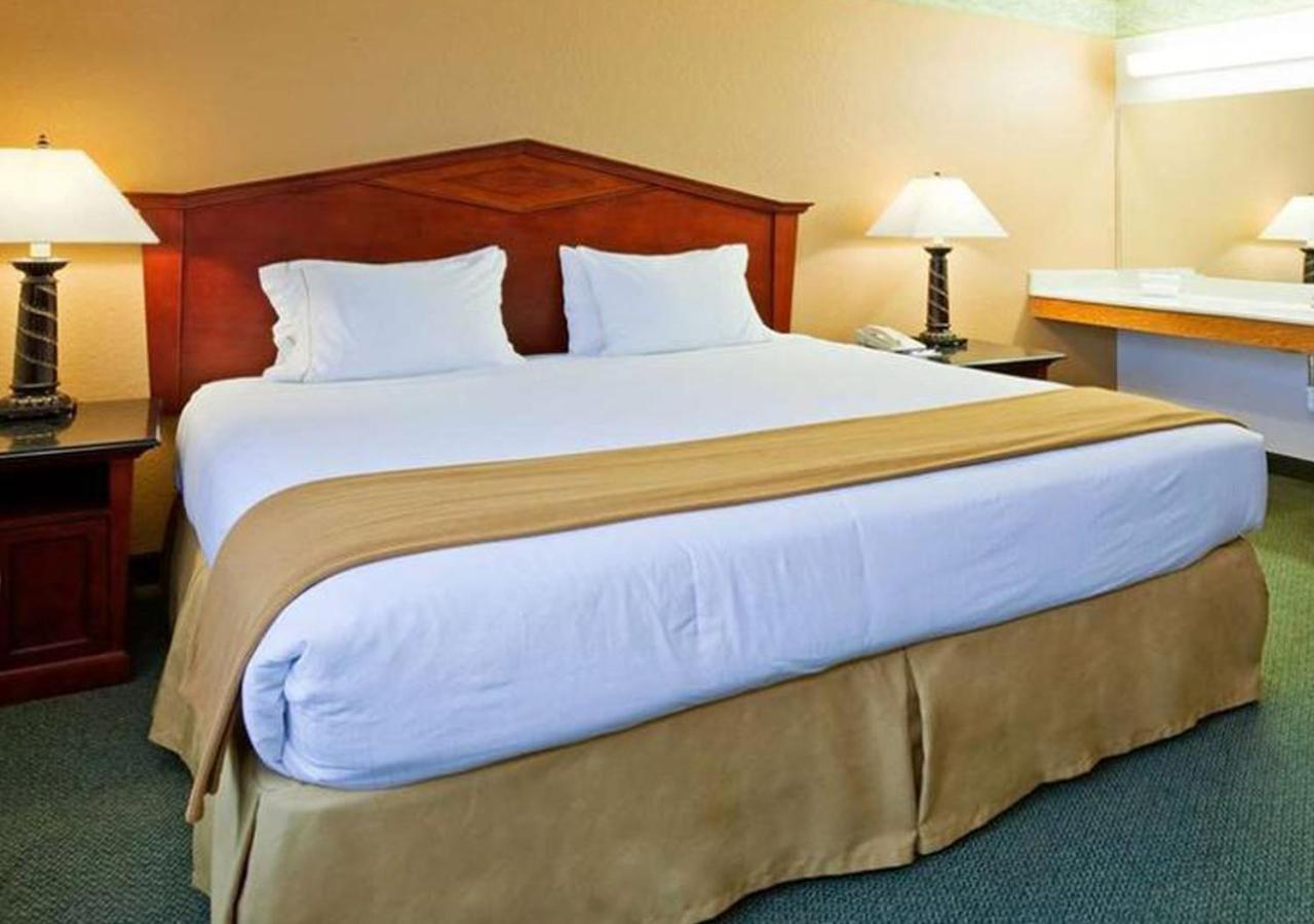Norwood Inn & Suites Eagan St Paul & Mall Of America Bagian luar foto